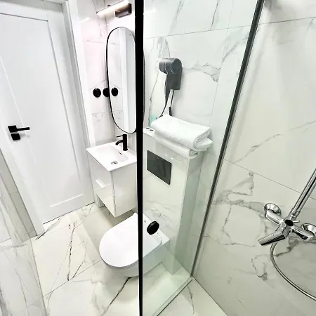 Pod Roza 3* ウェバ