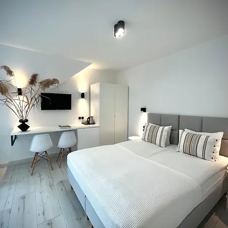 לינה וארוחת בוקר Pod Roza וובה