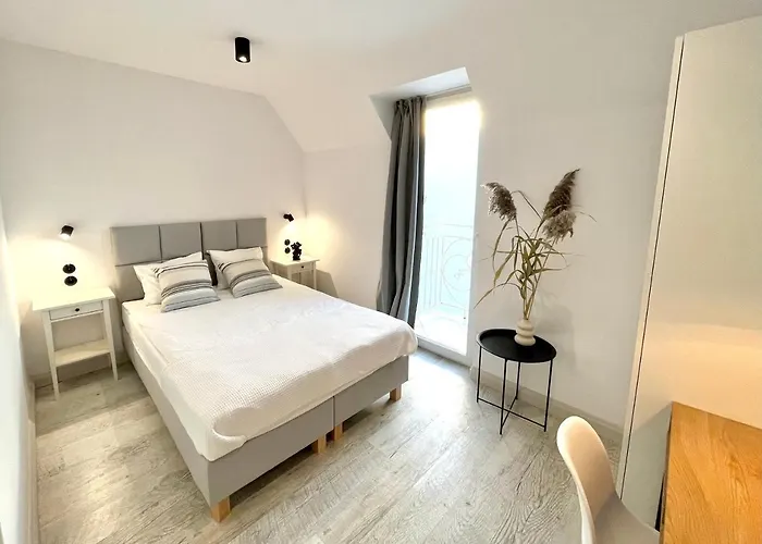 Pod Różą Nocleg ze śniadaniem 3*