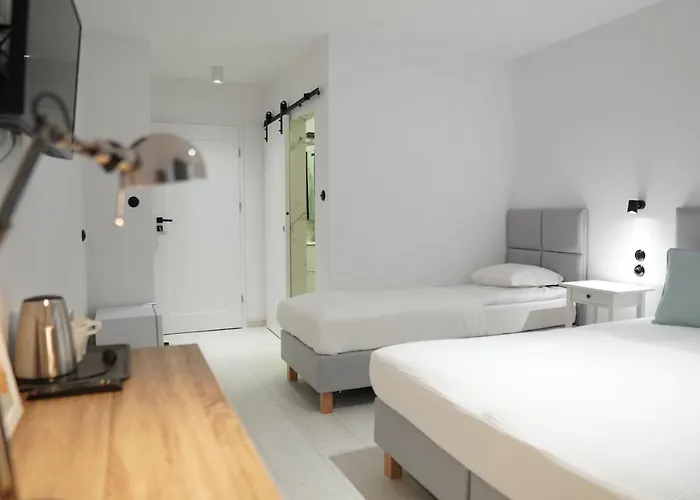 Pod Różą Nocleg ze śniadaniem 3*