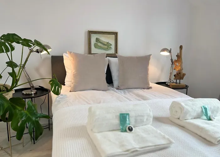 Pod Różą Nocleg ze śniadaniem 3*